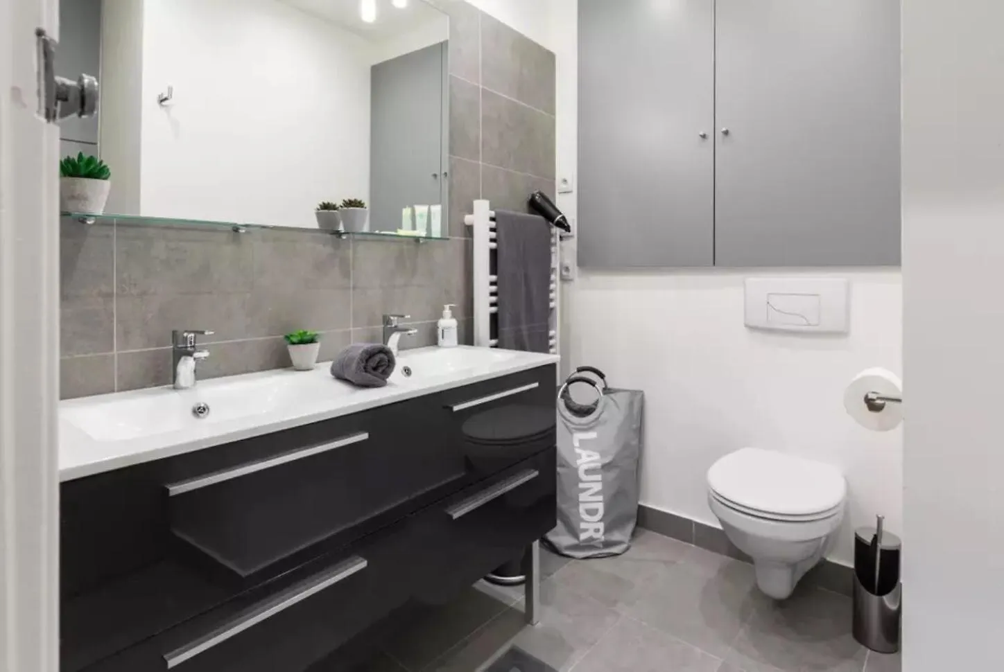 Authentique 2 Piece Dans Le Vieux-Nice Apartment Nice